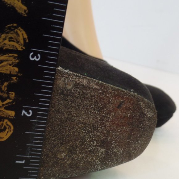 FENDI Made In Italy Black Suede Leather Pumps 4" Heels Sz 9 Timeless Classics - Picture 11 of 11